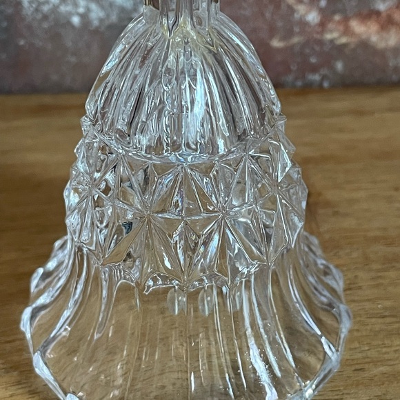 Vintage Crystal Bell. 5 1/4” tall. - Picture 2 of 3